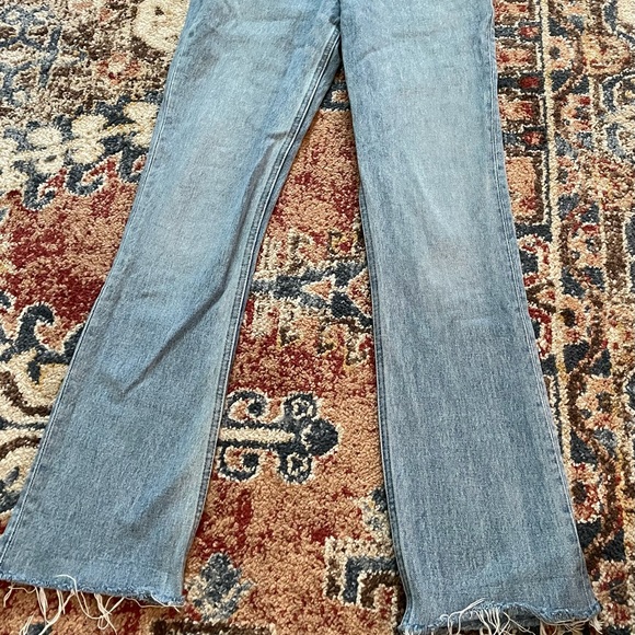 COPY - Abercrombie ultra high rise flare cut off - Picture 2 of 3